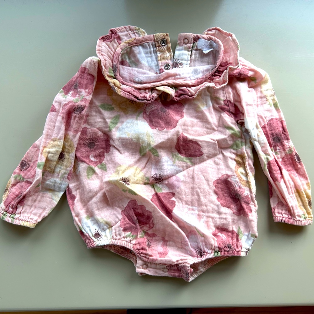 Angel deal floral ruffle collar onesie top 6-12 months. Used great condition